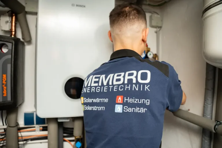 MEMBRO-Techniker bei Heizungsinstallation